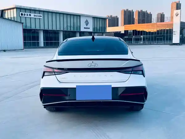 Hyundai Elantra 2023