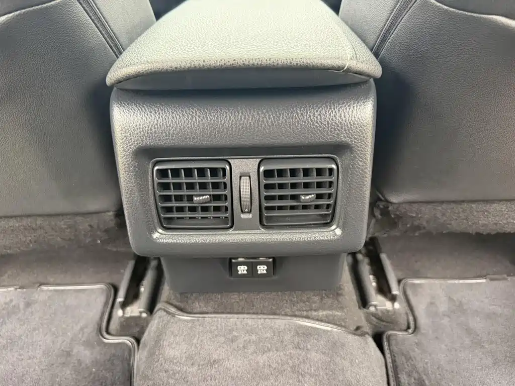 Toyota Camry 2018 — фото 13