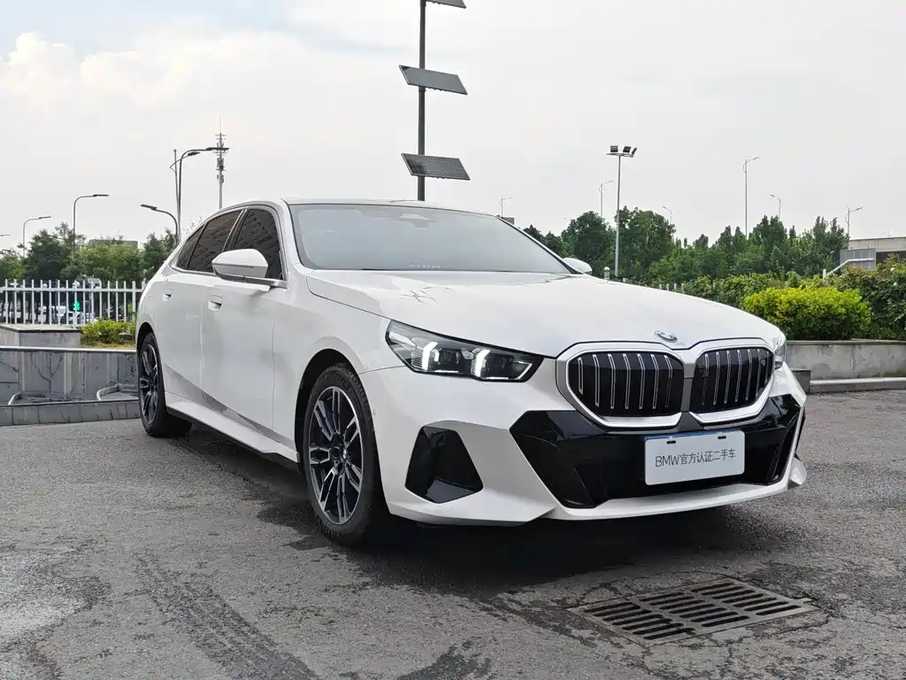 BMW 5 Series 2026