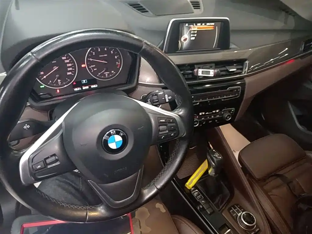 BMW X1 2017 — фото 10
