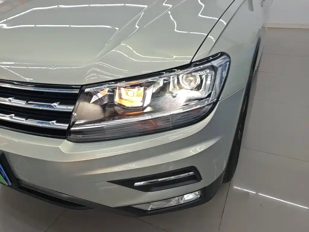 Volkswagen Tiguan L 2020 — фото 24