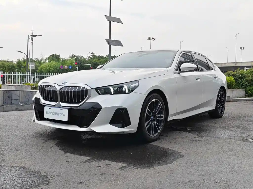 BMW 5 Series 2026