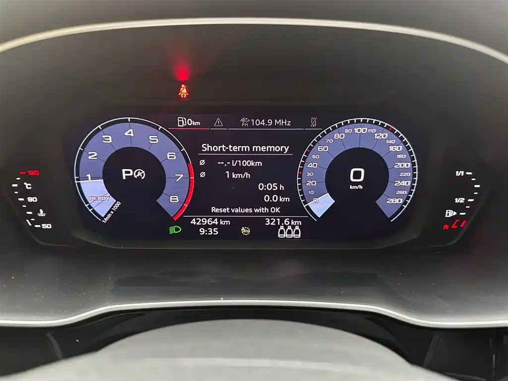 Audi Q3 2021 — фото 12
