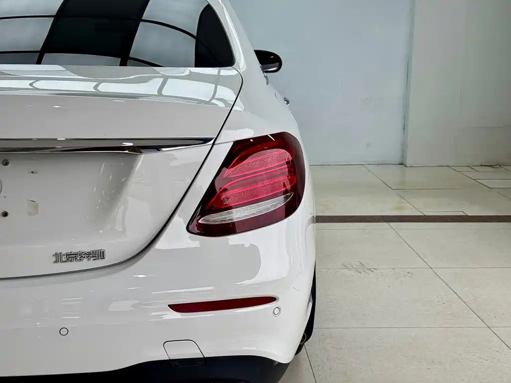 Mercedes-Benz E-Class 2020 — фото 24