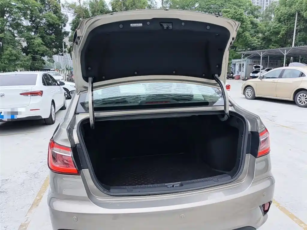 Changan Eado DT 2018 — фото 19