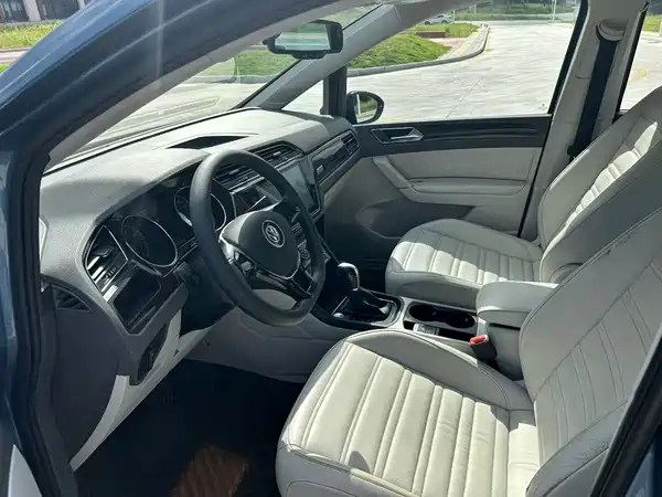 Volkswagen Touran 2016