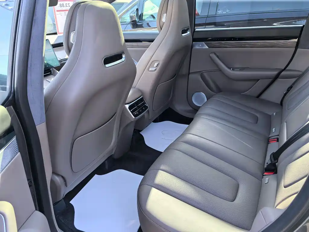 Luxeed Zhijie R7 2025 — фото 3
