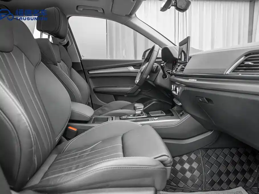 Audi Q5L 2023 — фото 17