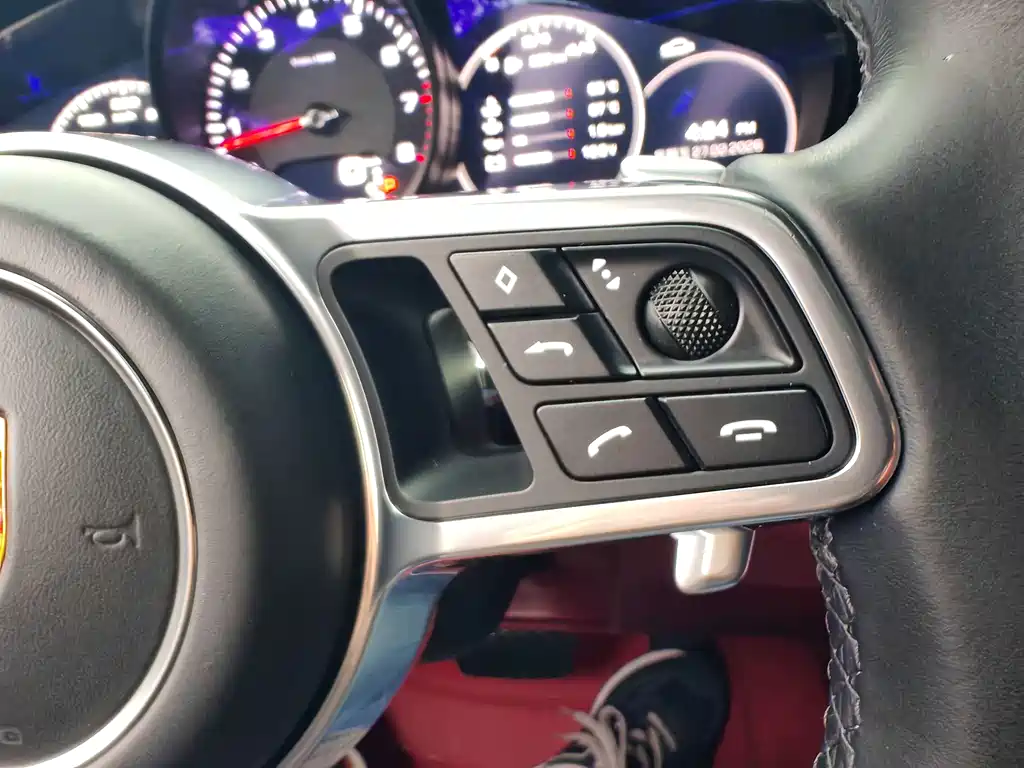 Porsche Cayenne 2019 — фото 17