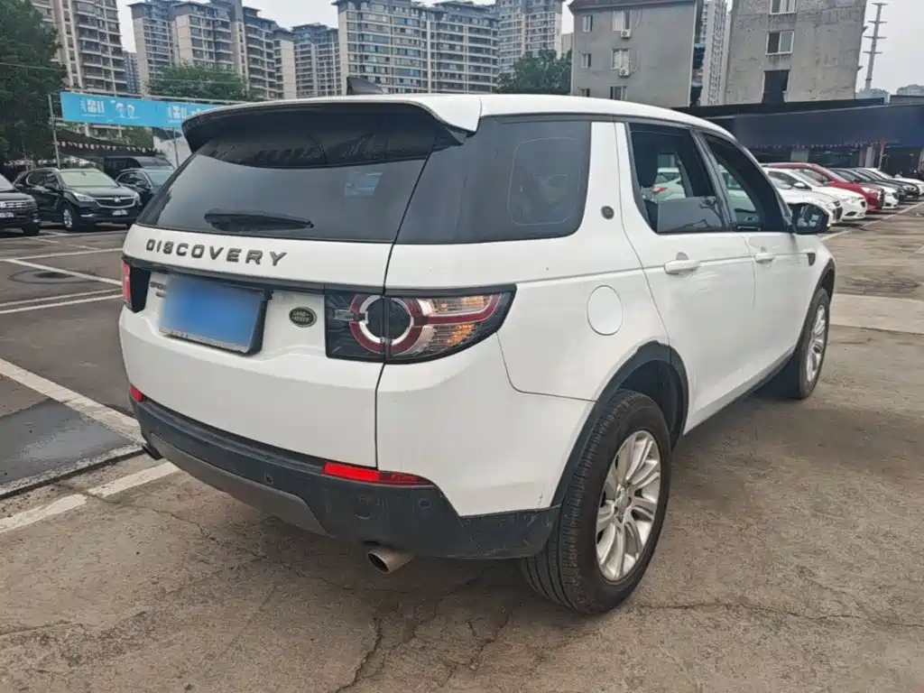 Land Rover Discovery Sport 2017 — фото 7