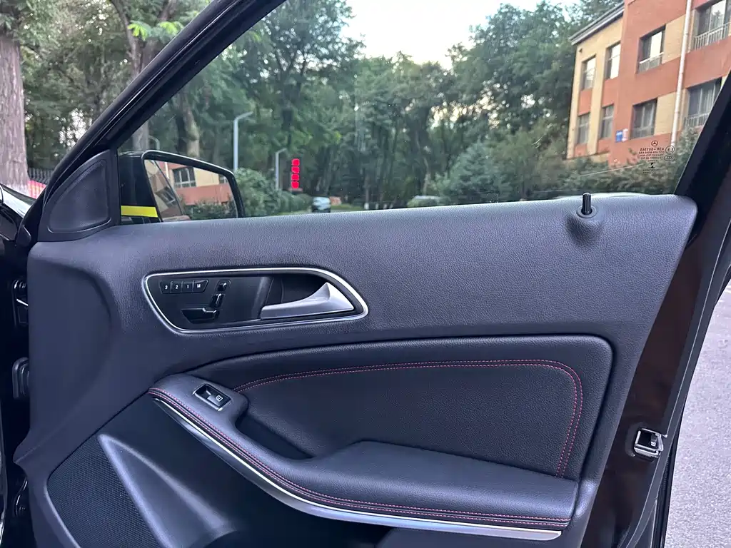 Mercedes-Benz GLA AMG 2015 — фото 27