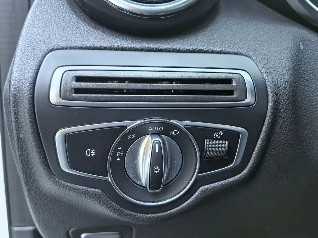Mercedes-Benz C-Class 2020 — фото 16