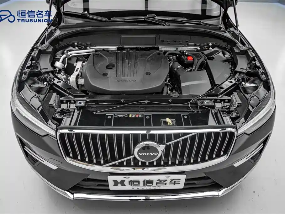 Volvo XC60 2022 — фото 21