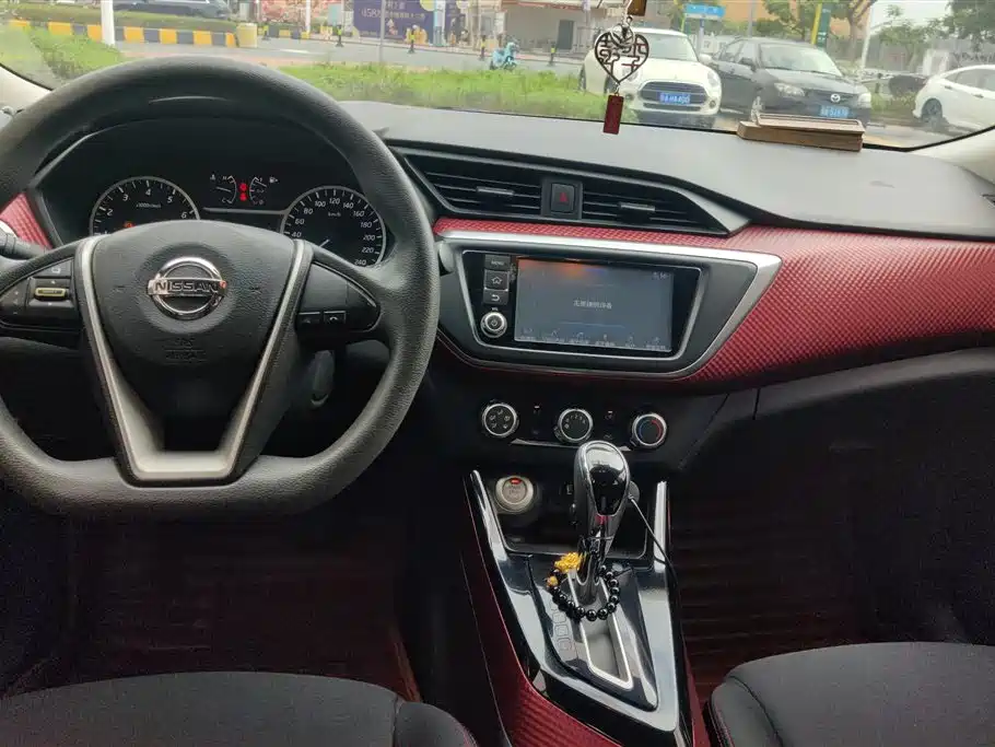 Nissan Bluebird 2018 — фото 12