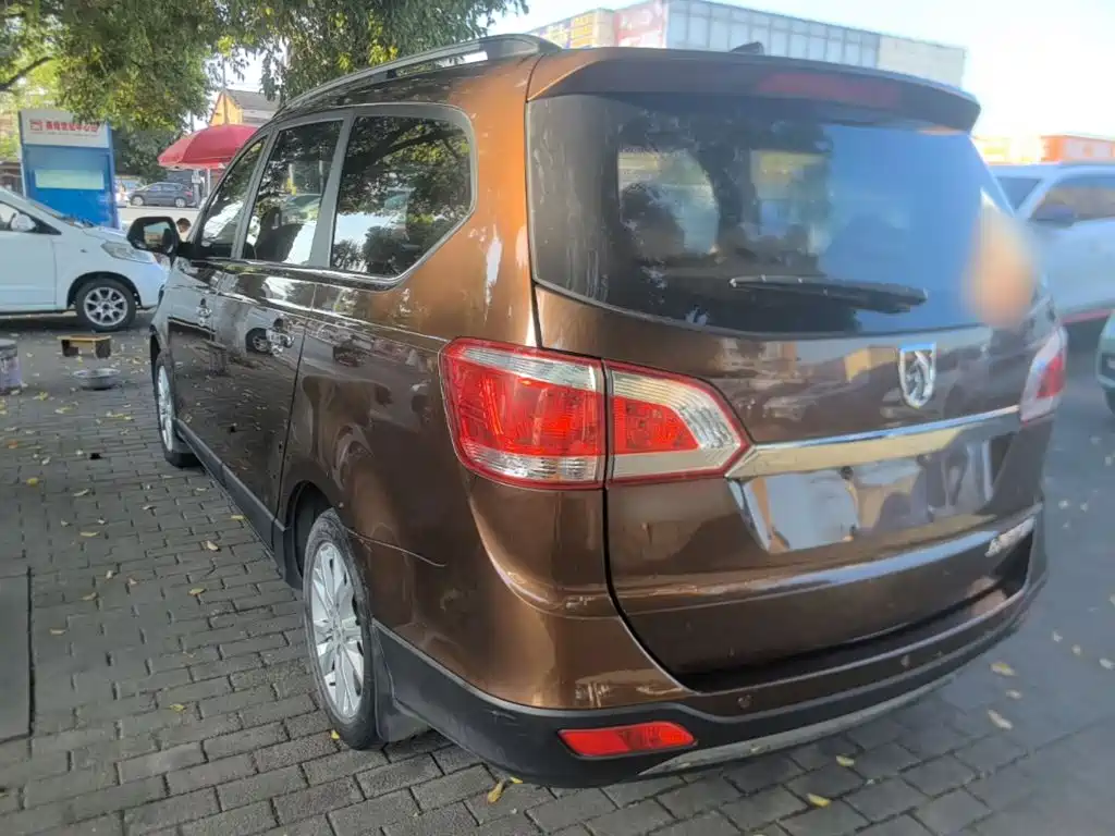 Baojun 730 2015