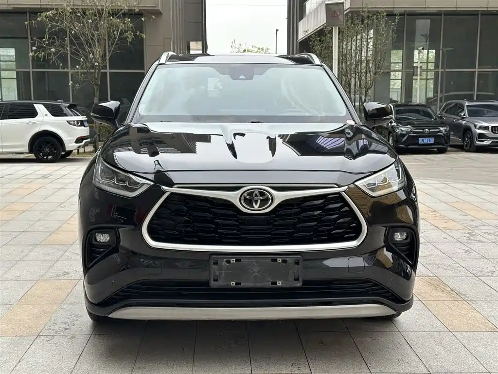 Toyota Highlander 2023 — фото 4