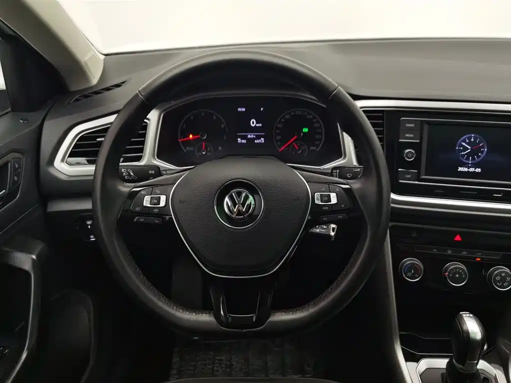 Volkswagen T-Roc 2020 — фото 11