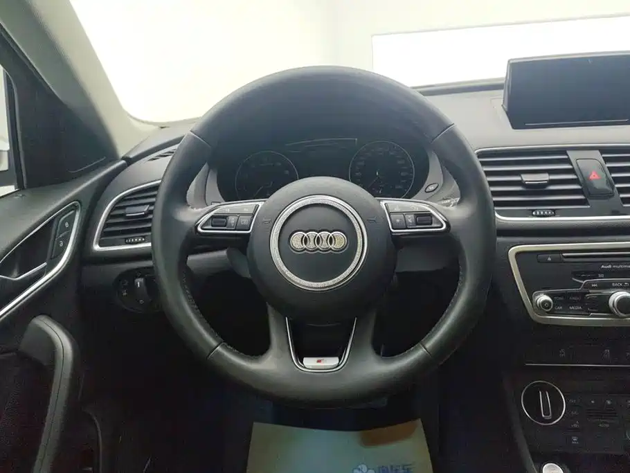 Audi Q3 2018 — фото 15