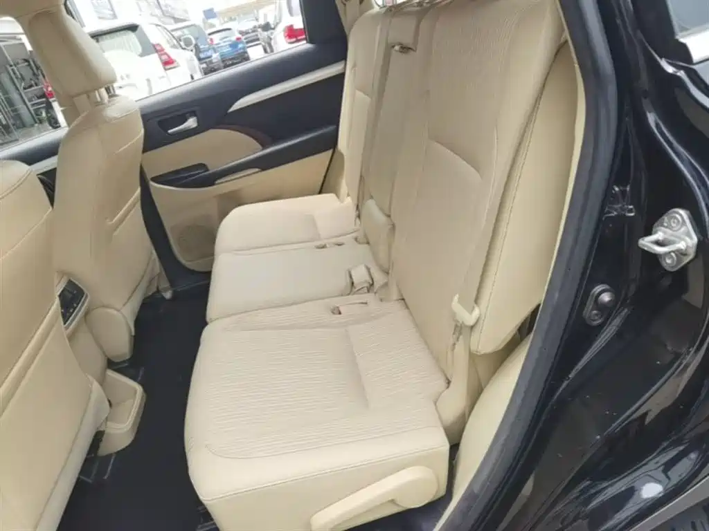 Toyota Highlander 2017 — фото 17
