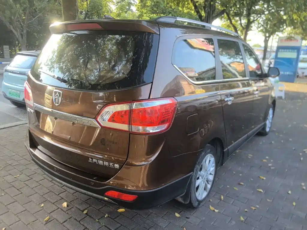 Baojun 730 2015