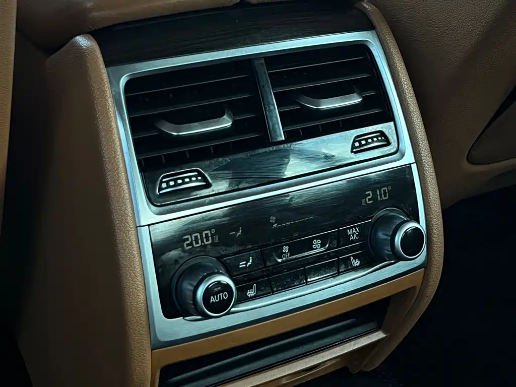 BMW 7 Series 2016 — фото 12