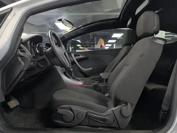 Opel Astra 2014