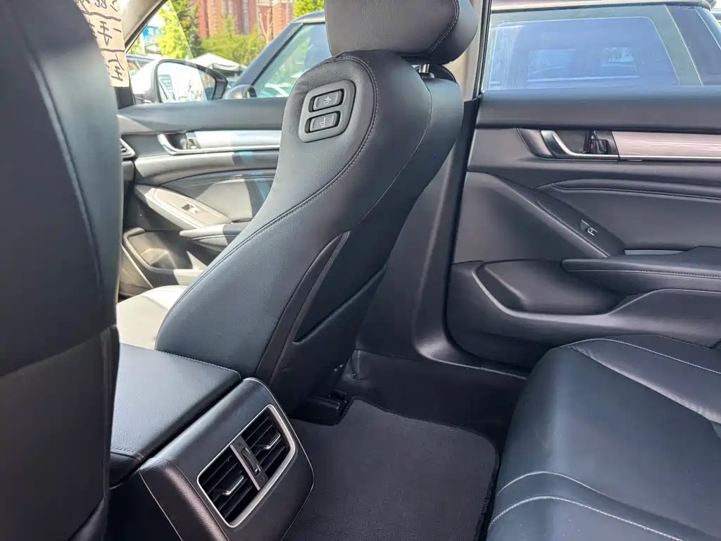 Honda Accord 2020 — фото 10