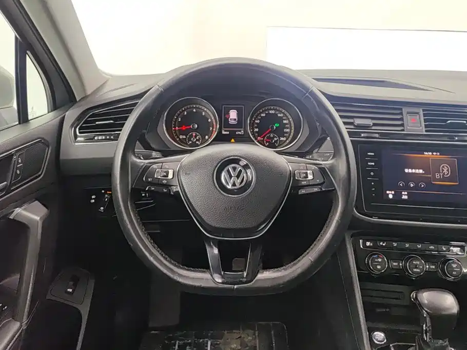 Volkswagen Tiguan L 2020 — фото 15