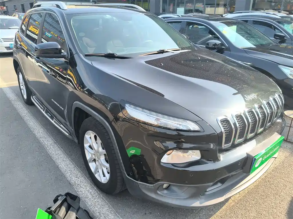 Jeep Cherokee 2016 — фото 22