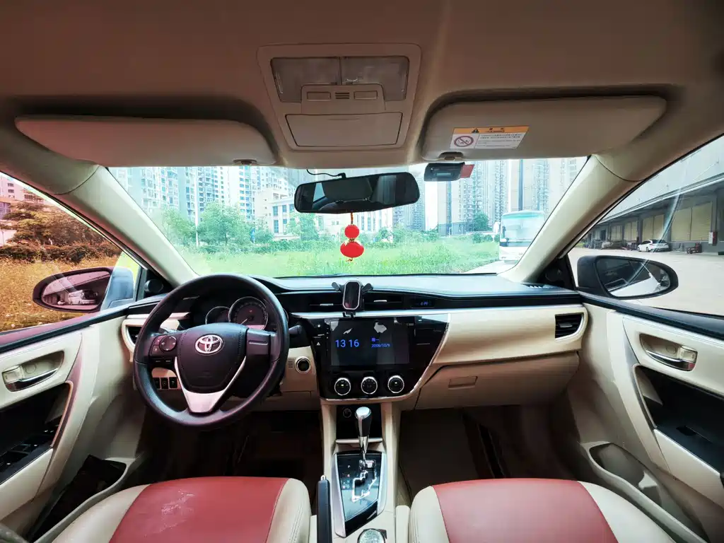 Toyota Corolla 2017 — фото 10