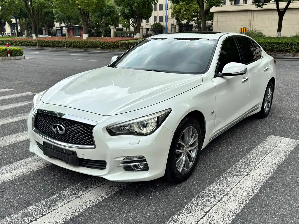Infiniti Q50L 2017 — фото 1