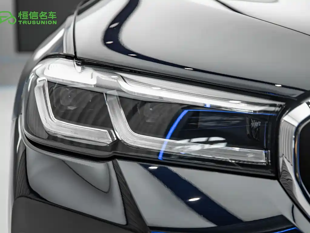 BMW 5 Series New Energy 2023 — фото 10