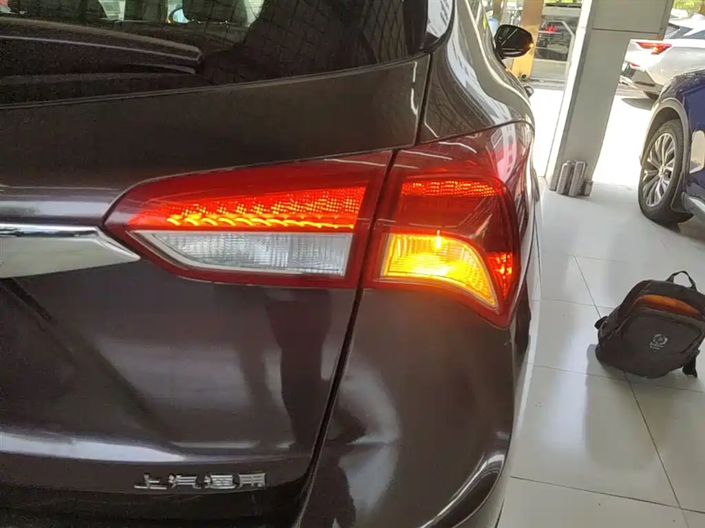 Buick Envision Plus 2020 — фото 8