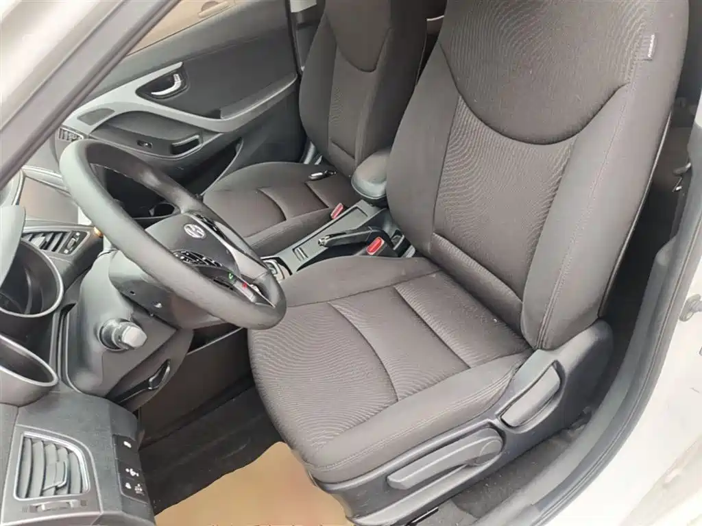 Hyundai Elantra Langdong 2016 — фото 15