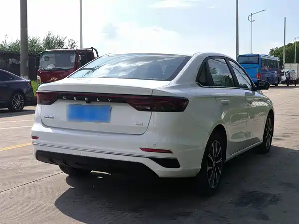 Geely Emgrand 2023