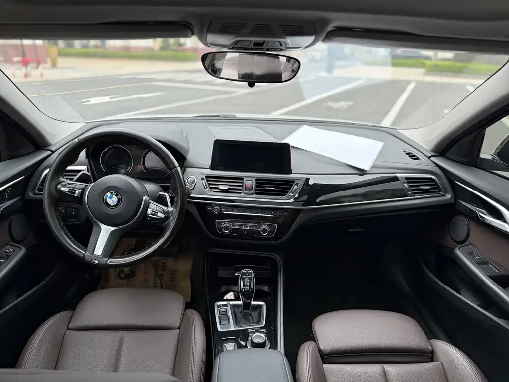 BMW 1 Series 2020 — фото 9