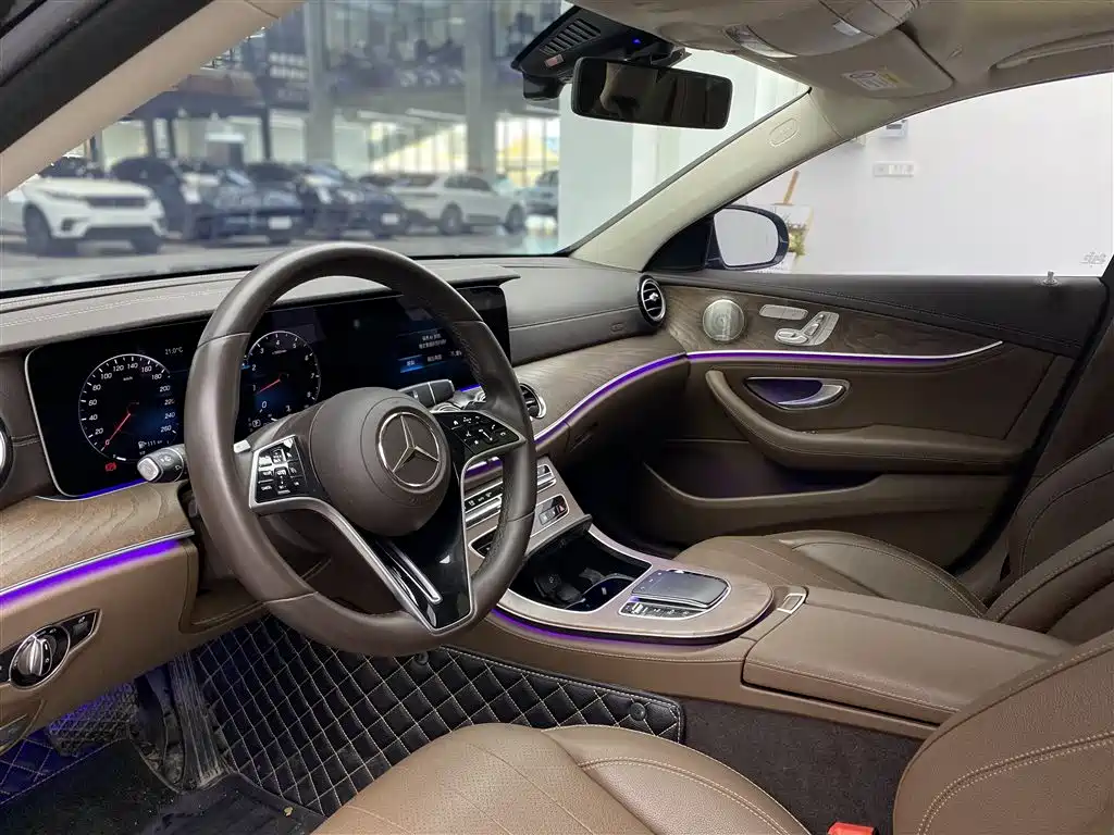 Mercedes-Benz E-Class 2023 — фото 6