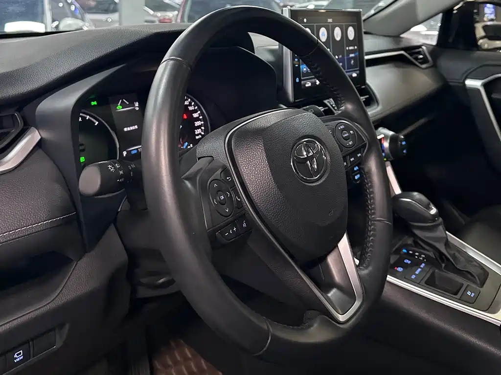 Toyota Wildlander 2023 — фото 15