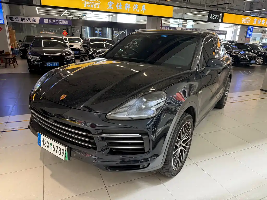 Porsche Cayenne Hybrid 2022