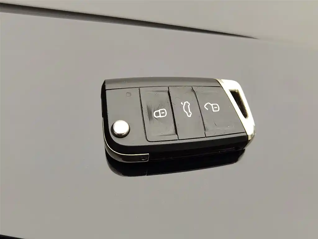 Volkswagen Tiguan L 2020 — фото 19