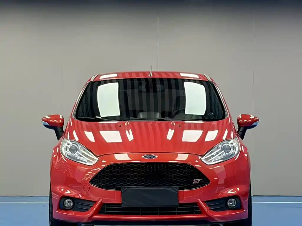 Ford Fiesta 2013 — фото 2
