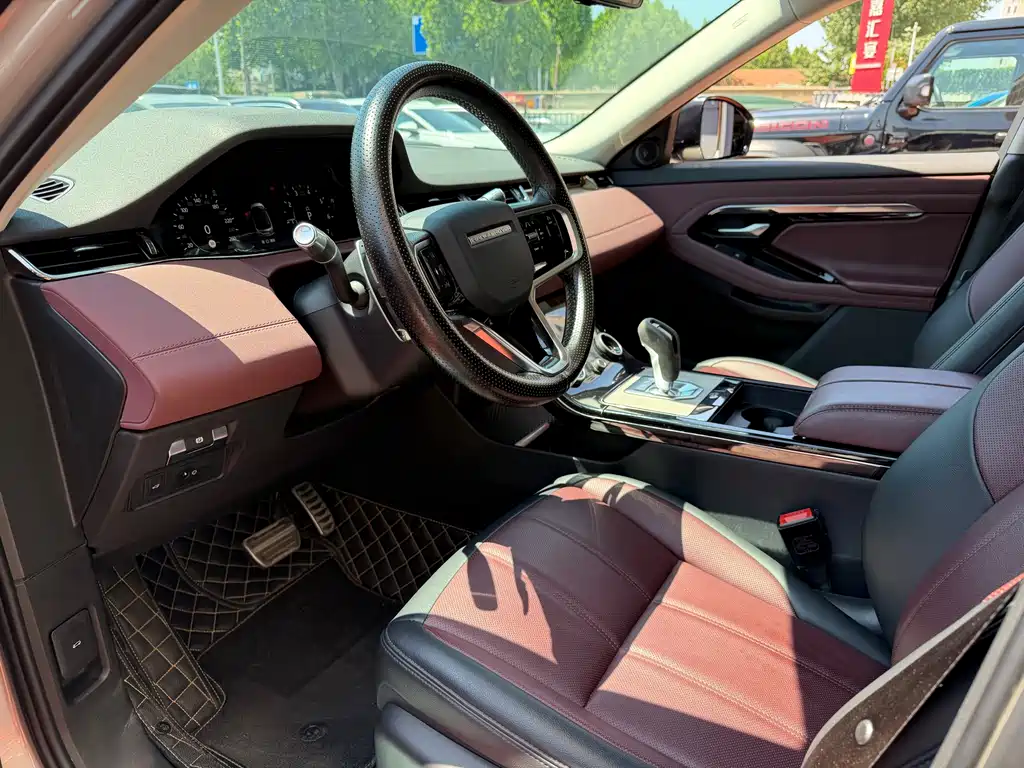 Land Rover Evoque 2023 — фото 7