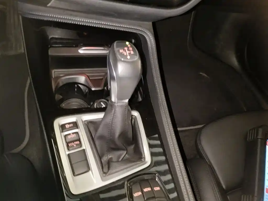 BMW 1 Series 2018 — фото 14