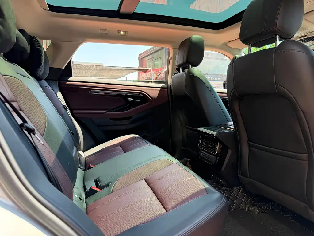 Land Rover Evoque 2023 — фото 13