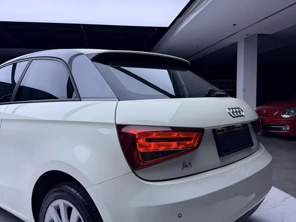 Audi A1 2012 — фото 9