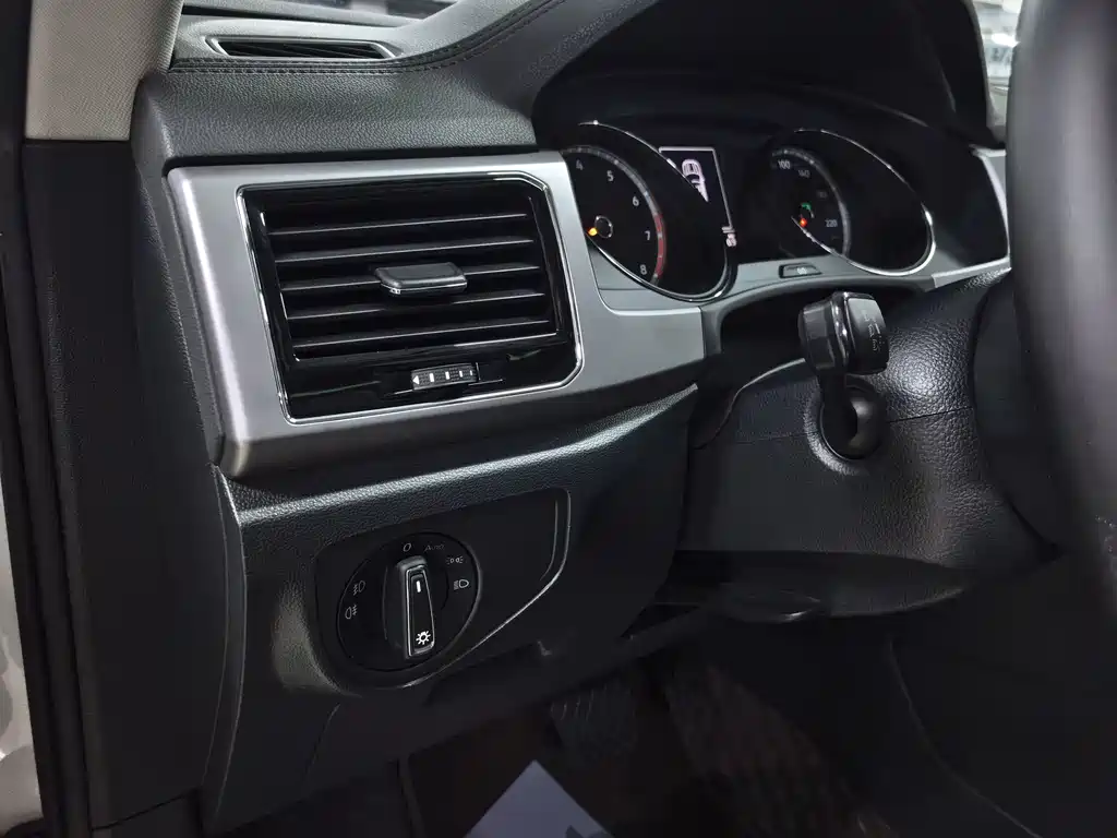 Volkswagen Teramont 2017 — фото 14