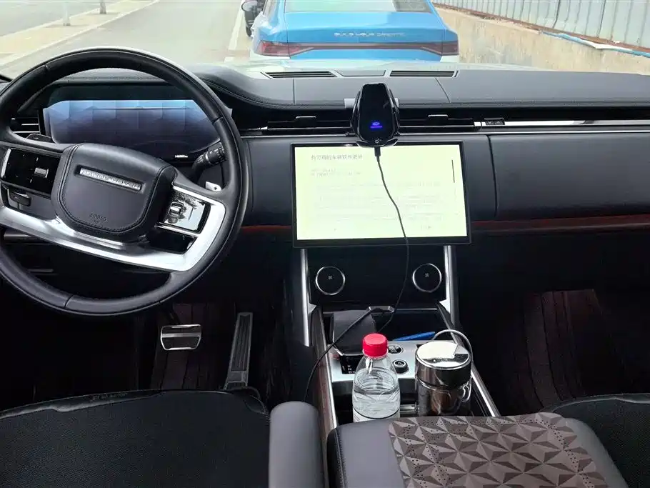 Land Rover Range Rover 2023 — фото 12