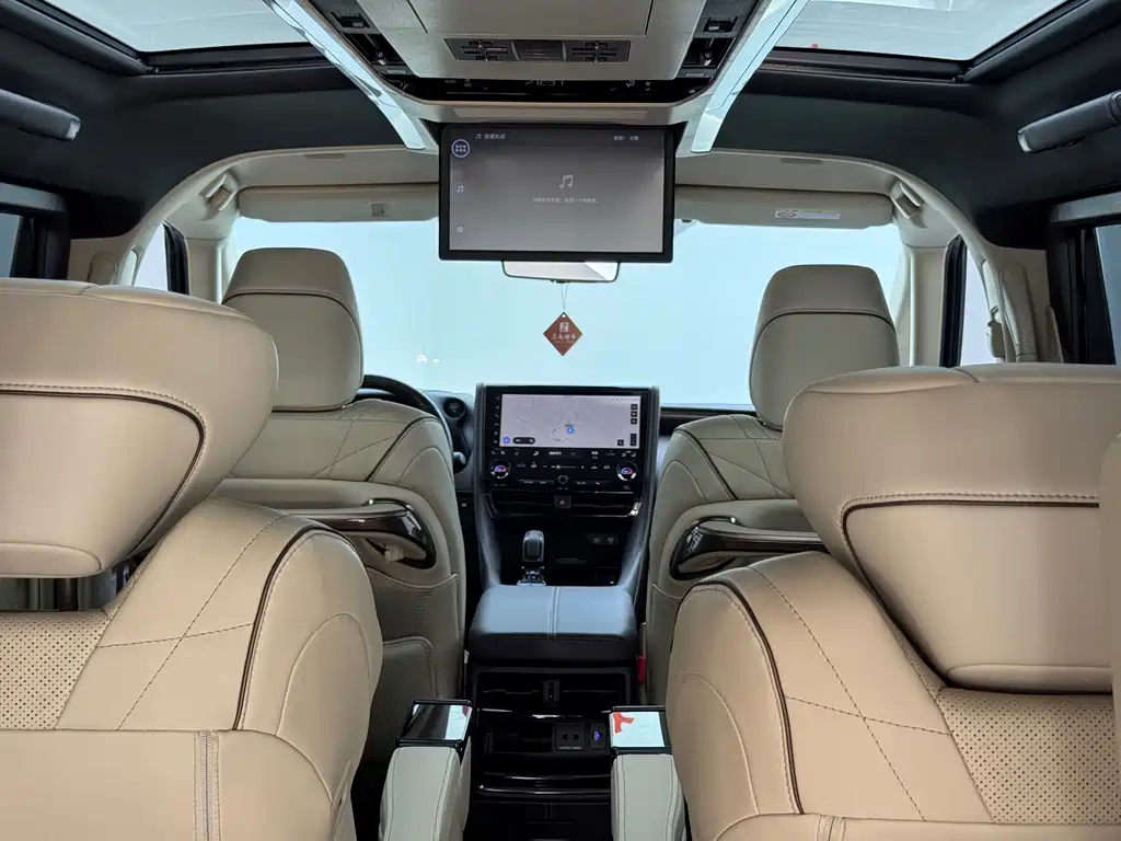 Toyota Vellfire 2024 — фото 10