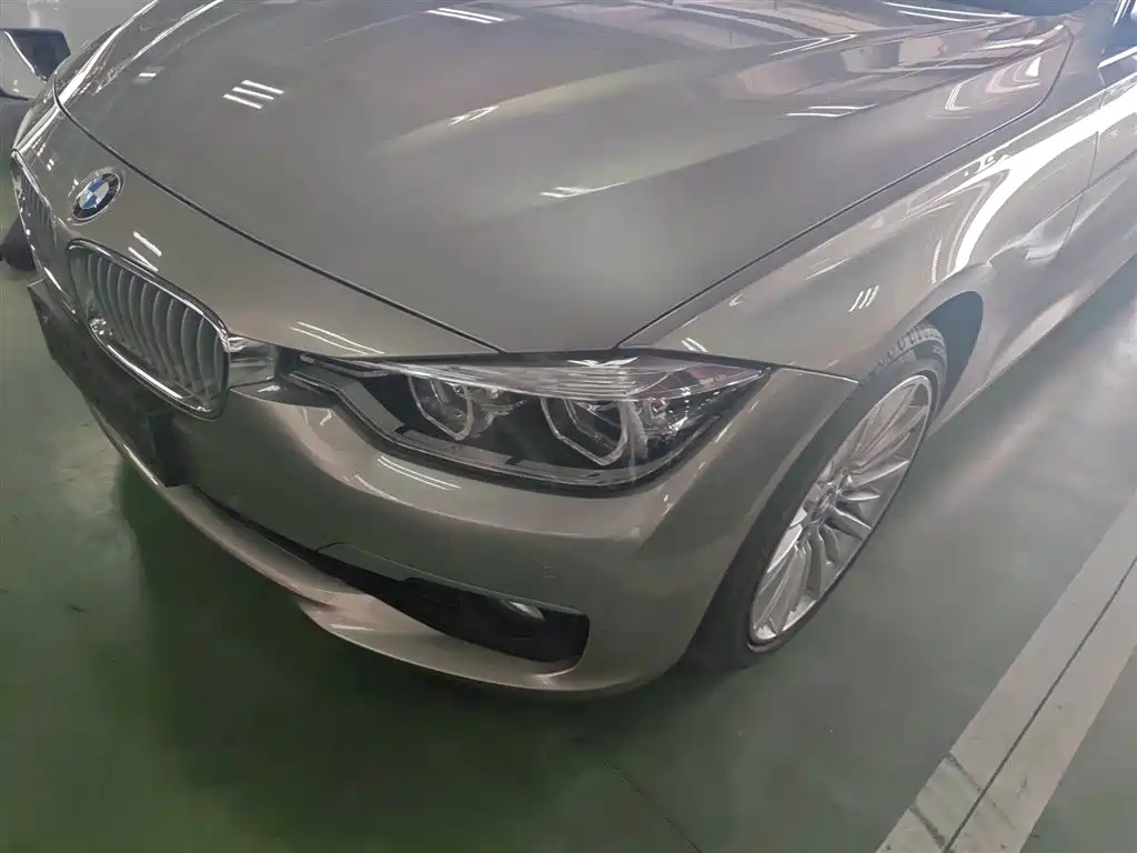 BMW 3 Series 2018 — фото 18