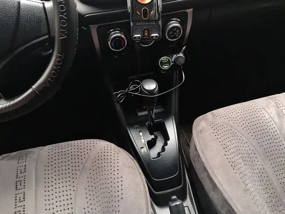 Toyota Yaris L 2018 — фото 16